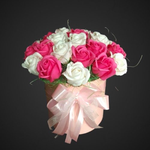 Коробка с 15 мыльными розами (бело-розовая)